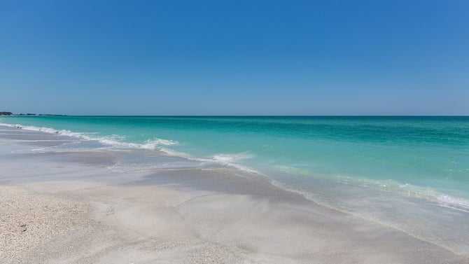 5 Reasons to Book Memorial Day at the Beach